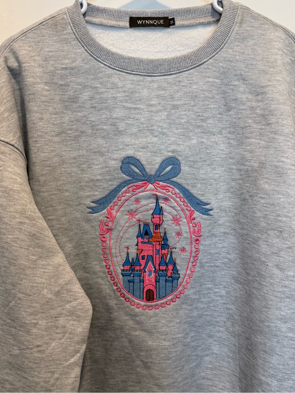 Wynnque Gray Sweatshirt with Pink & Blue Castle Embroidery Size M - Picture 3 of 6